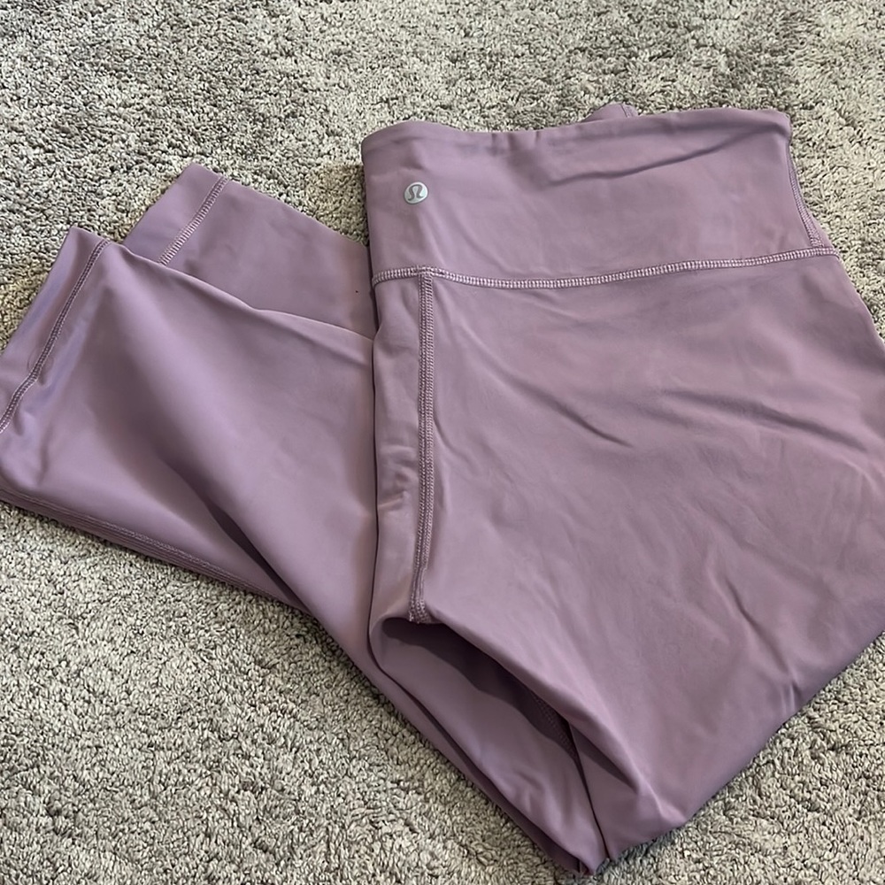 Lululemon• Lavender Crop Leggings